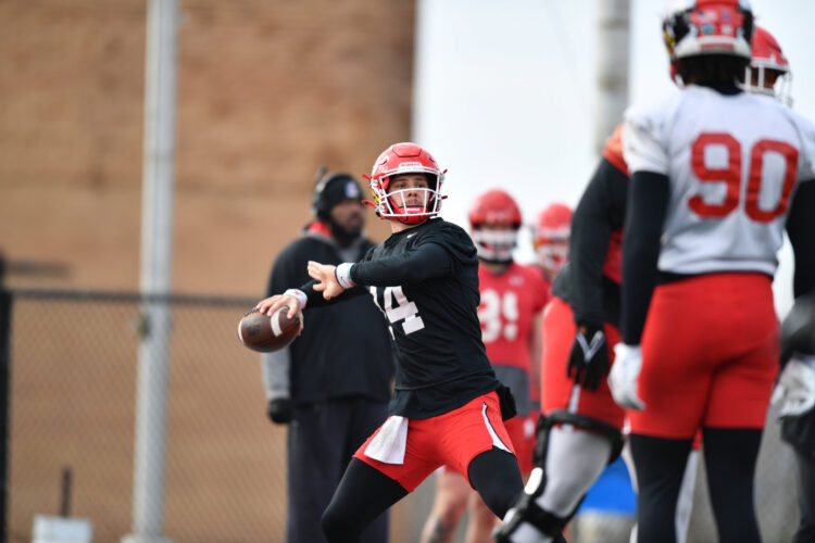 Penguins prep for playoff game vs. Duquesne with Thanksgiving practice